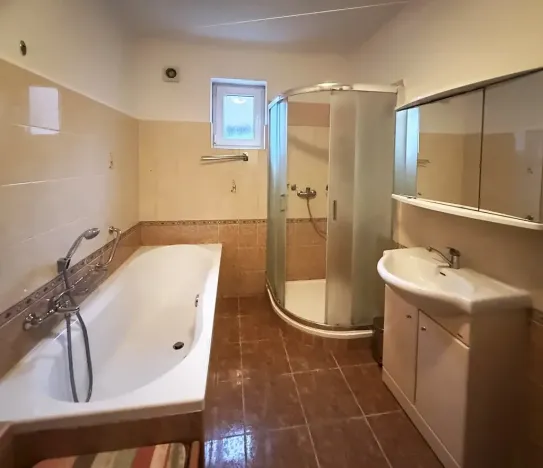 Prodej rodinného domu, Srbice, 170 m2