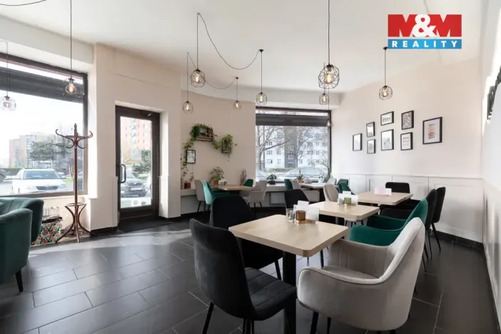 Prodej obchodního prostoru, Ostrava - Poruba, Hlavní třída, 69 m2