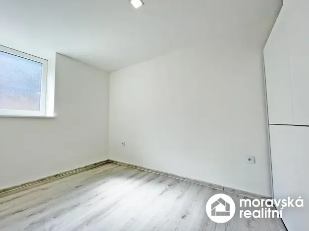 Pronájem bytu 2+kk, Brno, Živného, 34 m2