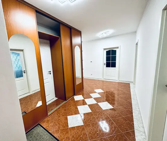 Prodej bytu 4+kk, Karlovy Vary, Zámecký vrch, 177 m2