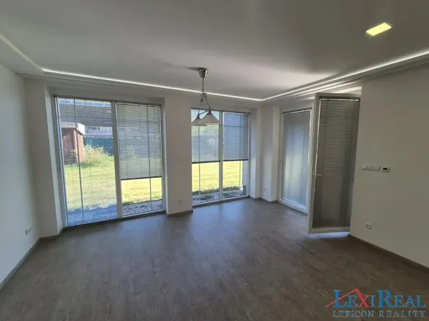 Pronájem bytu 2+kk, Tuchoměřice, Ve Zběrušce, 68 m2