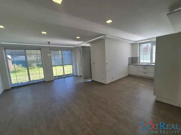 Pronájem bytu 2+kk, Tuchoměřice, Ve Zběrušce, 68 m2