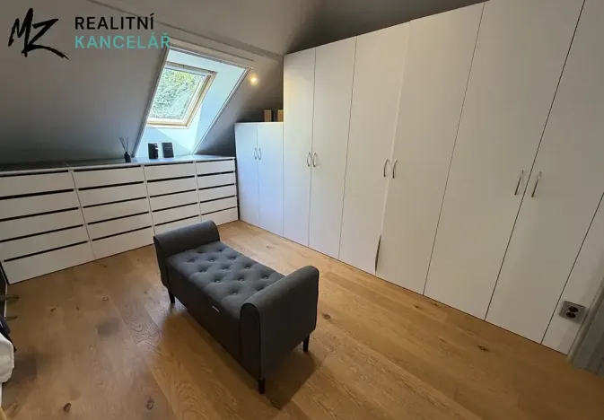 Prodej rodinného domu, Slatinky, 258 m2