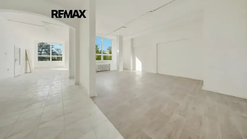 Pronájem obchodního prostoru, Nový Bor, Tř. T. G. Masaryka, 100 m2