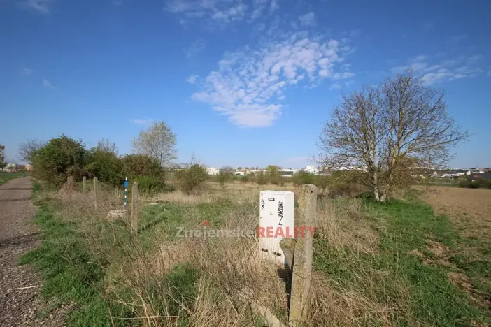 Prodej pozemku, Znojmo, 20234 m2