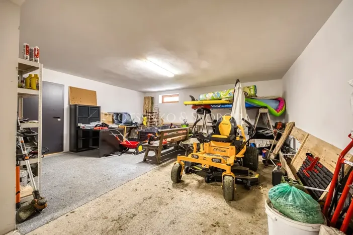 Prodej rodinného domu, Samopše, 642 m2