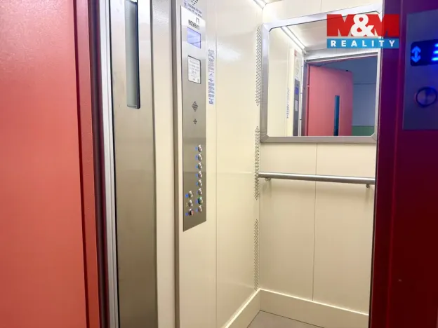 Prodej bytu 2+1, Ostrava - Poruba, Hlavní třída, 62 m2