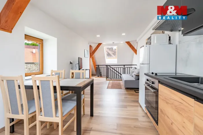 Pronájem atypického bytu, Hoštice, 60 m2