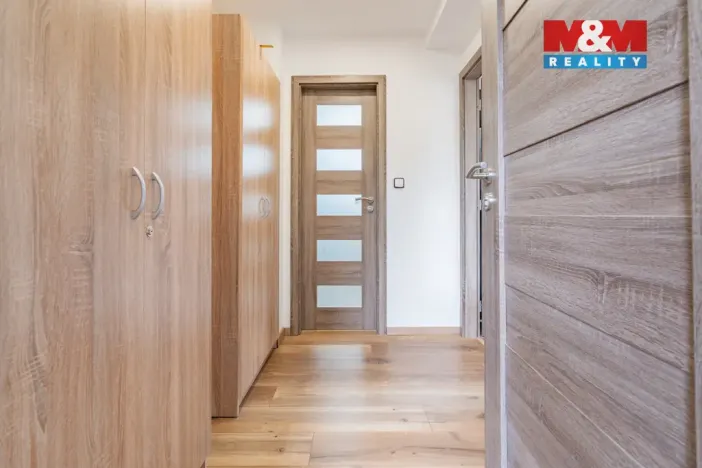 Pronájem atypického bytu, Hoštice, 60 m2