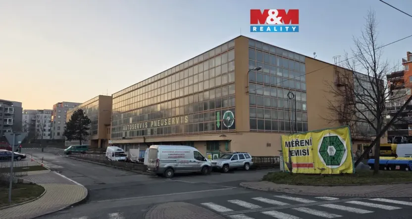 Pronájem garážového stání, Praha - Střížkov, Lovosická, 18 m2