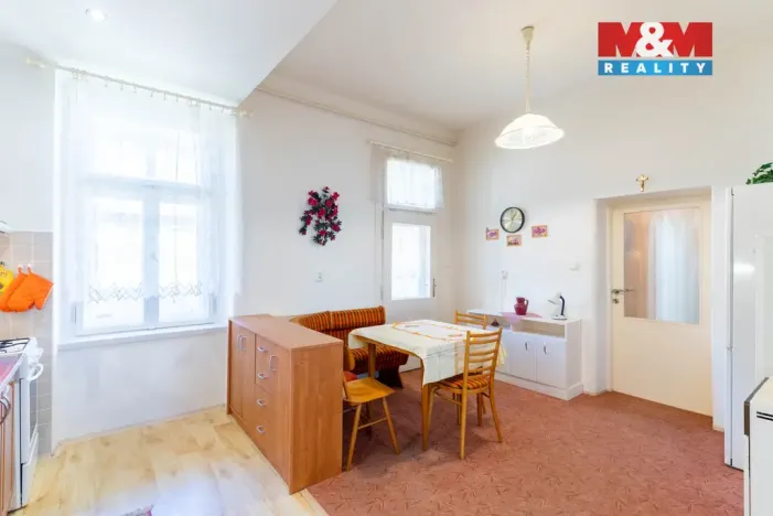 Prodej bytu 3+1, Kroměříž, Husovo náměstí, 92 m2