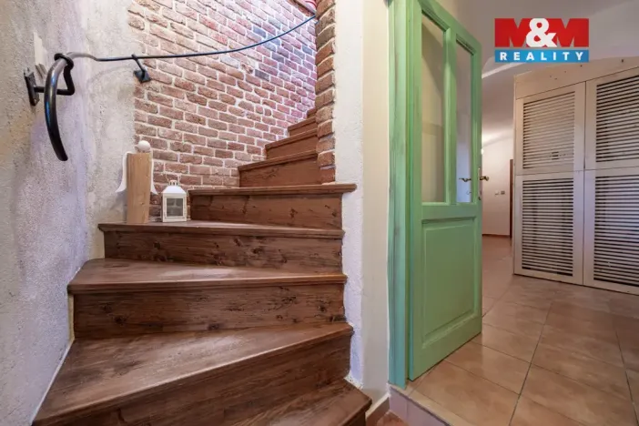 Prodej rodinného domu, Divišov, Horní náměstí, 213 m2