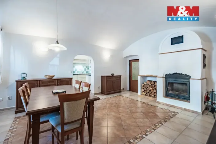 Prodej rodinného domu, Divišov, Horní náměstí, 213 m2