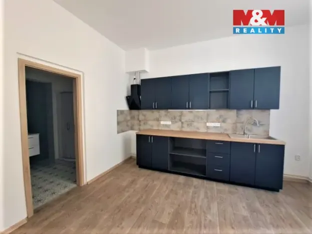 Pronájem bytu 2+1, Lomnice nad Popelkou, Komenského, 67 m2