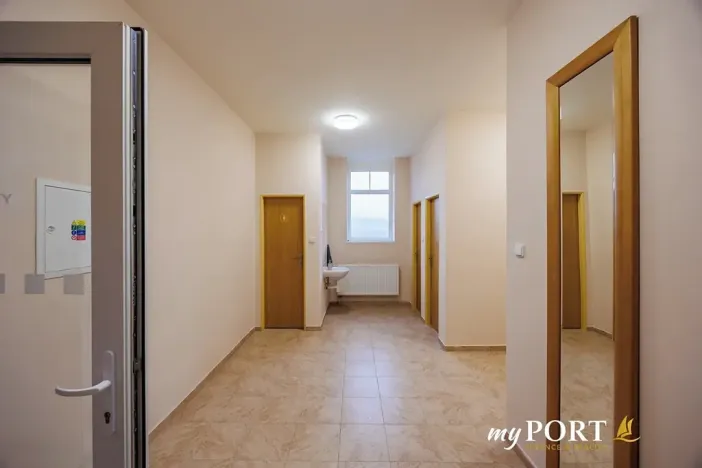 Prodej kanceláře, Nová Role, Tovární, 1088 m2