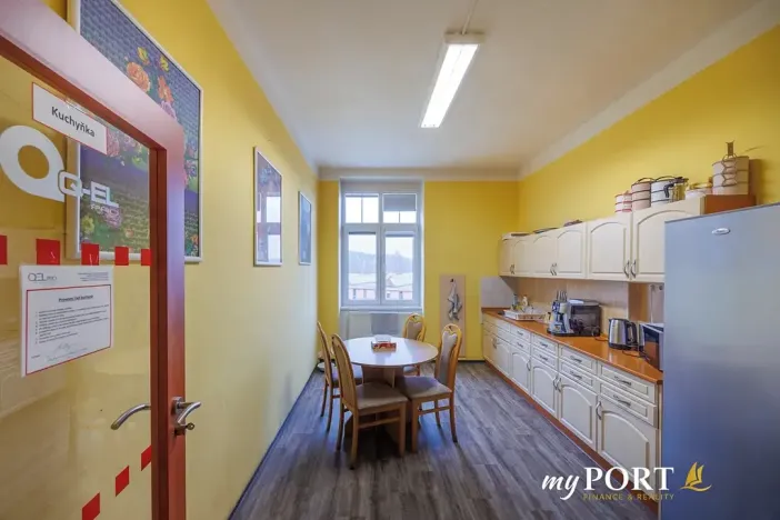 Prodej kanceláře, Nová Role, Tovární, 1088 m2