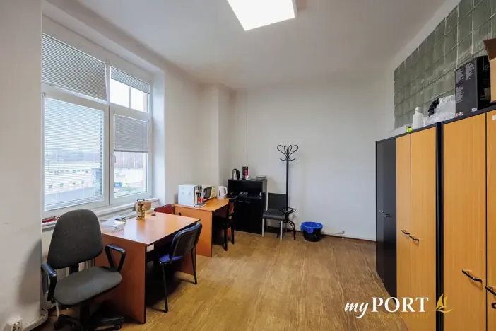 Prodej kanceláře, Nová Role, Tovární, 1088 m2