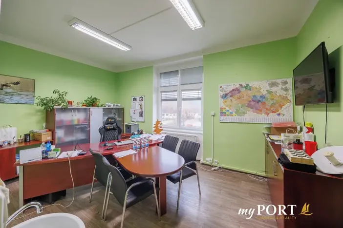 Prodej kanceláře, Nová Role, Tovární, 1088 m2