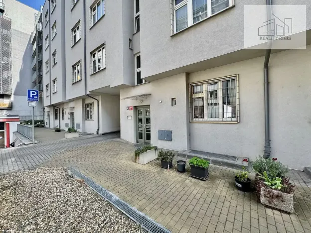 Pronájem bytu 1+kk, Praha - Karlín, Křižíkova, 24 m2