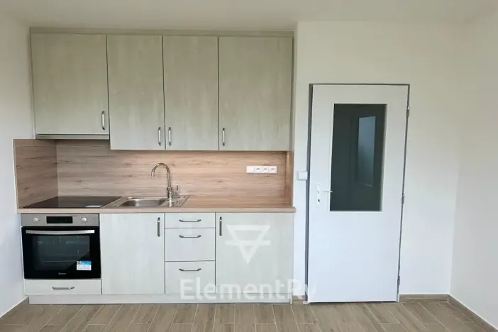 Pronájem bytu 2+kk, Hořice, Žerotínova, 29 m2