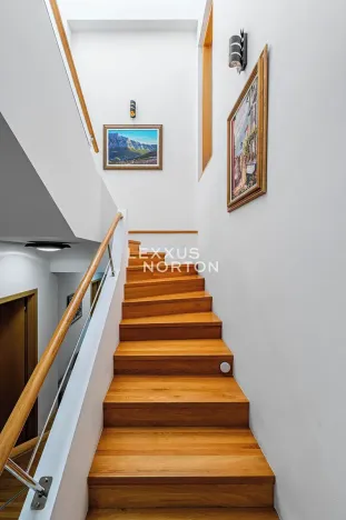Prodej rodinného domu, Praha - Dejvice, V Šáreckém údolí, 337 m2
