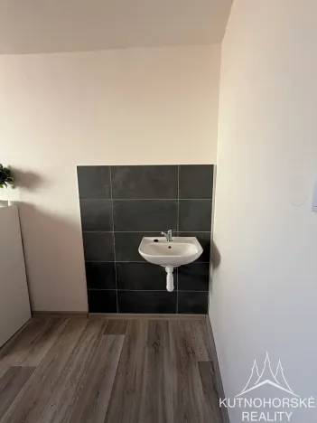 Pronájem obchodního prostoru, Čáslav, Jana Roháče z Dubé, 11 m2