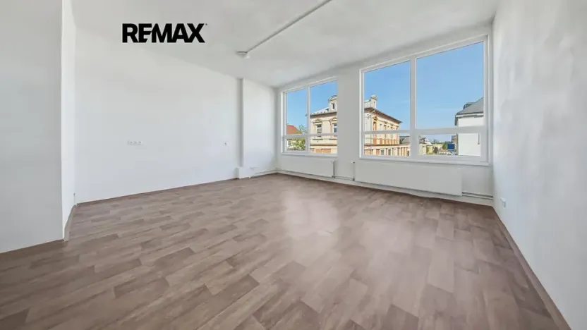 Pronájem obchodního prostoru, Nový Bor, Tř. T. G. Masaryka, 55 m2