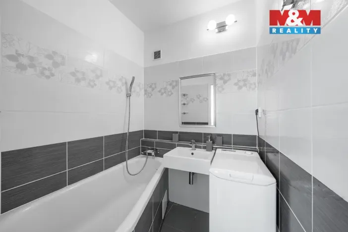 Prodej bytu 2+1, Ústí nad Labem - Krásné Březno, U Pivovarské zahrady, 65 m2