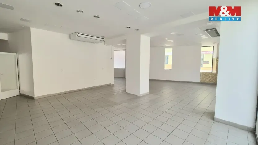 Pronájem obchodního prostoru, Kladno, Komenského, 121 m2
