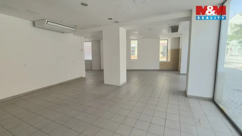 Pronájem obchodního prostoru, Kladno, Komenského, 121 m2