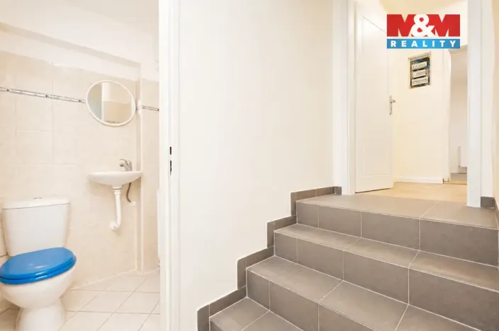 Prodej činžovního domu, Karlovy Vary - Tašovice, Česká, 200 m2