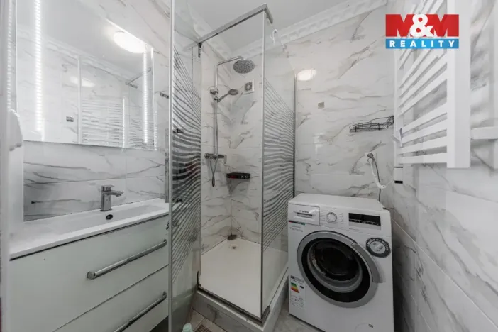Prodej bytu 3+1, Karlovy Vary - Rybáře, Sokolovská, 60 m2