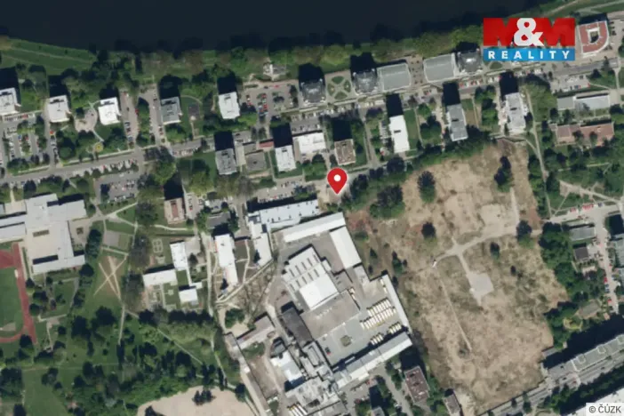 Pronájem skladu, Pardubice - Zelené Předměstí, nábřeží Závodu míru, 100 m2