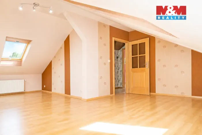 Prodej rodinného domu, Karlovy Vary - Tašovice, Česká, 200 m2