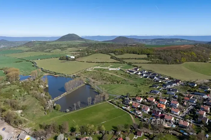 Prodej pozemku pro bydlení, Lužice, 1305 m2