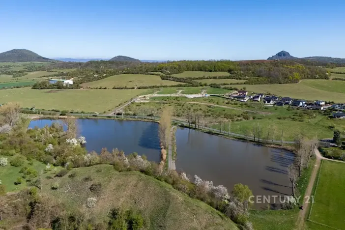 Prodej pozemku pro bydlení, Lužice, 1215 m2
