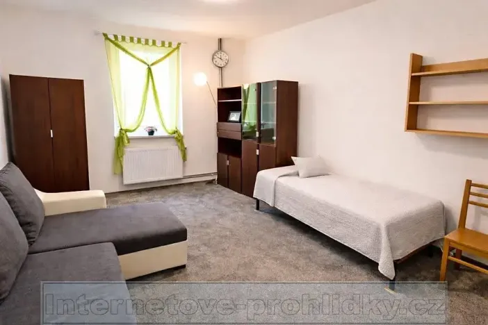 Pronájem bytu 1+1, Praha - Holyně, 40 m2
