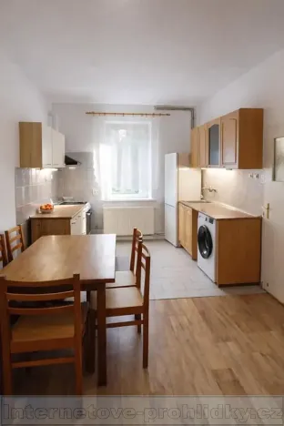 Pronájem bytu 1+1, Praha - Holyně, 40 m2