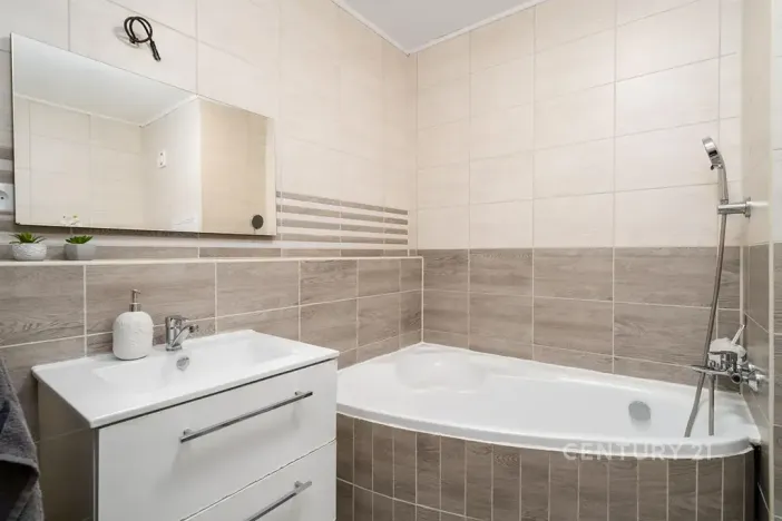 Prodej bytu 3+1, Děčín, Oblouková, 74 m2