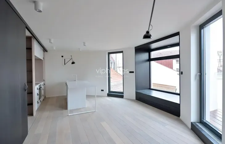Pronájem bytu 2+kk, Praha - Vinohrady, náměstí Jiřího z Poděbrad, 160 m2