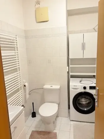 Pronájem bytu 1+kk, Praha, Počernická, 35 m2