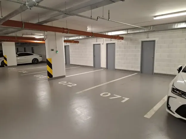 Pronájem garážového stání, Praha - Hloubětín, Poděbradská, 14 m2