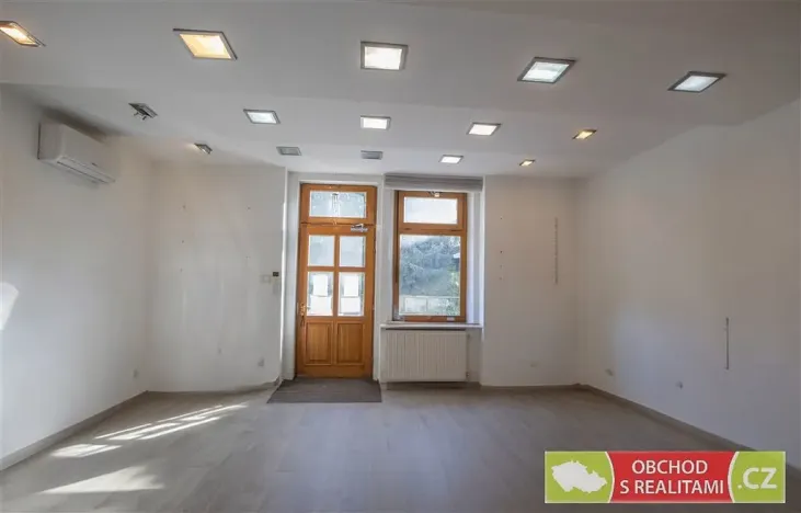 Pronájem obchodního prostoru, Říčany, 17. listopadu, 61 m2