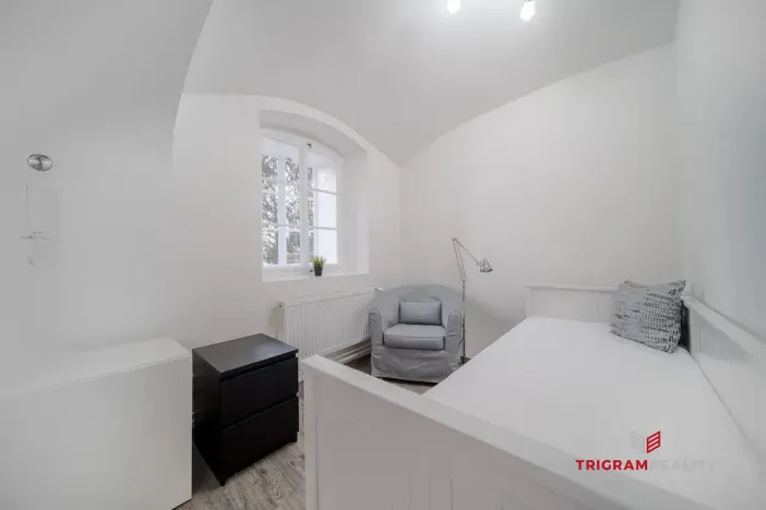 Pronájem bytu 1+kk, Hradec Králové, Dlouhá, 25 m2