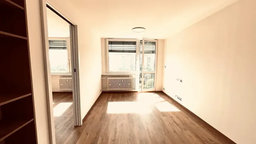 Pronájem bytu 2+kk, Praha - Kobylisy, Taussigova, 48 m2