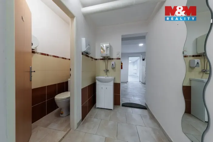 Prodej obchodního prostoru, Karlovy Vary - Drahovice, Vítězná, 147 m2