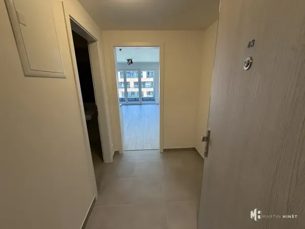 Pronájem bytu 1+kk, Praha - Hloubětín, Poděbradská, 35 m2