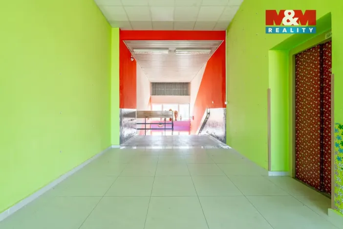 Prodej obchodního prostoru, Žďár nad Sázavou, nám. Republiky, 500 m2