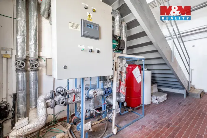 Prodej obchodního prostoru, Žďár nad Sázavou, nám. Republiky, 500 m2