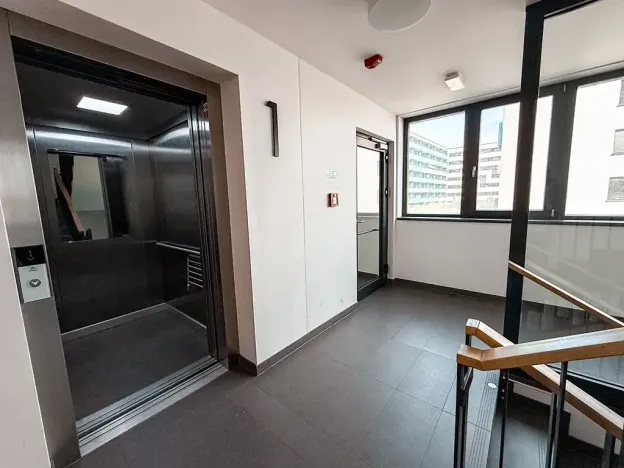 Pronájem bytu 2+kk, Praha - Holešovice, U průhonu, 51 m2